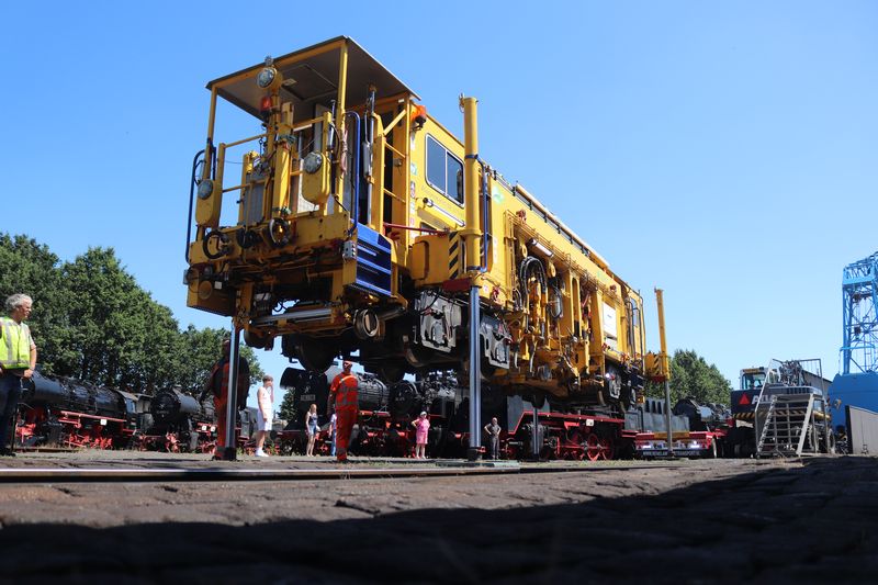 BAM Stopmachine met het fabrieksnummer 1214 en het UIC-nummer 99 84 942 8 702-7.